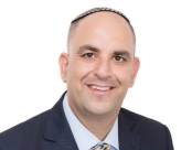 فيديو| رئيس بلدية اللد: "من لم يتطعّم لن يحصل على خدمات من البلدية"