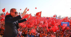 أردوغان مع زعماء المعارضة وخمسة ملايين مشارك يتظاهرون في تجمع “الديمقراطية والشهداء” 