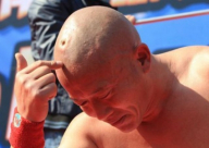 فيديو: الشنيور يفشل في اختراق جسد مدرب