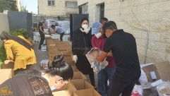 اللّد: مدرسة "عتيد" تجهّز وتوزّع مساعدات رمضانيّة على العائلات المستحقّة