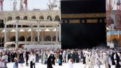 أنباء عن احتجاز أحد المعتمرين من يافا لدى السلطات السعودية في مكة المكرمة 