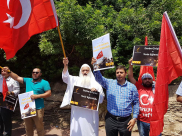 بالفيديو: حزب الوفاء والاصلاح يُنظم وقفة تضامنية أمام السفارة التركية بتل ابيب 