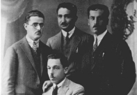 صورة تجمع بعض معلمي مدارس مدينة يافا عام 1923م 