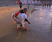 بالصور: الحاجة حليمة تعود لبحر يافا لأول مرة بعد 78 عاماً