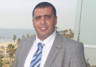  الصحفي في موقع وصحيفة بانوراما حسين العبرة يدعو إلى زيارة يافا والتسوق من محلاتها ومطاعمها