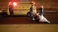  بالصور: منتصف الليلة - مصرع عامل ارساليات بحادث طرق شمال يافا 