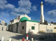  اللد: قرار بفتح ساحة المسجد الكبير لأداء كافة الصلوات 