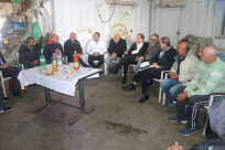 فيديو: رئيس البلدية يلتقي الصيادين في ميناء يافا ويستمع لمشاكلهم 