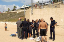  بالفيديو: اعتقال شاب أمام طفلته على شاطئ بحر الريف في يافا