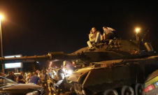  الشرطة التركية تتصدى لمحاولات انقلابية جديدة