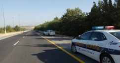 مصرع شخص واصابة شخصين آخرين بحادث طرق في مركز البلاد