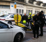 يافا: تخليص طفل "عام ونصف" تركته والدته بسيارة مغلقة  