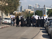 فيديو: اغلاق شارع شيفتي يسرائيل خلال تظاهرة للخارديم في مدينة يافا 