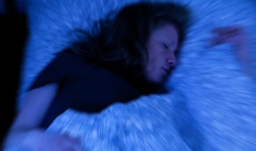 ‫الشخير.. مصدر إزعاج للمحيطين وجرس إنذار لصاحبه