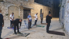 فيديو: صلاة التراويح من امام المسجد العمري في اللد 