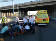 اصابة جديدة لشاب من يافا في شارع ايالون بحادث طرق