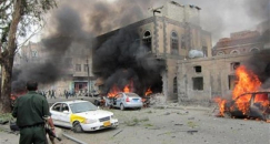 مقتل محافظ عدن باستهداف موكبه بسيارة مفخخة