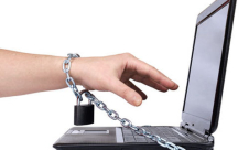 الإدمان على الانترنت يضعف مناعة الجسم