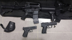  بالصور : الشرطة تعلن عن ضبط مسدسات وبندقية واعتقال 7 مشتبهين بيافا