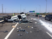 بالصور: اصابة شخصين بحادث طرق بين 3 مركبات قرب مدينة الرملة