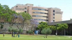 الكشف عن اعتداء عنصري على طبيب وممرض عربيين في مستشفى “شيبا”