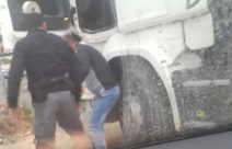  مصادر: إطلاق سراح الشرطي الذي اعتدى على المقدسي وتحويله للحبس المنزلي