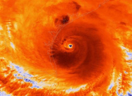 في حالة نادرة- اعصار يتجه نحو بريطانيا