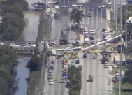 فلوريدا : قتلى وجرحى إثر انهيار جسر في ميامي فلوريدا