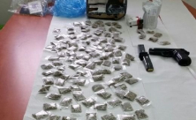 الشرطة: ضبط أسلحة وسموم في اللد واعتقال 3 مشتبهين