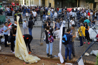 اللبنانيون يطالبون بالمزيد وسط تكهنات حول طبيعة الحكومة المقبلة