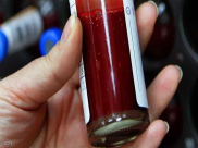 سجن أم "تمص" دم طفلها منذ 5 أعوام