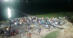 عشرات القتلى إثر انهيار جسر معلّق بغوجارات في الهند