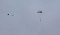 واشنطن تدرس إنزال مساعدات بالمظلات إلى قطاع غزة