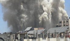 "رويترز": الغارات الإسرائيلية على وسط قطاع غزة قتلت أكثر من 210 فلسطينياً