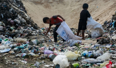 مفوّض أونروا يحذّر من "خطر حقيقيّ" لحدوث مجاعة في غزة