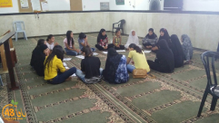 طالبات معهد "قرآني ربيع قلبي" يحفظن أجزاء من القرآن الكريم 