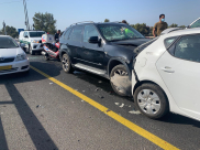 3 إصابات متوسطة وطفيفة بحادث بين مركبتين قرب اللد