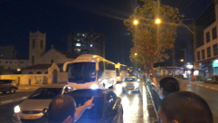 فيديو: الاثيوبيون يغلقون مدخل مدينة اللد ومواجهات مع الشرطة 