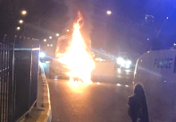 يافا: احتراق مركبة في حي النزهة دون اصابات 