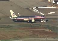 تفكك هيكل طائرة أمريكية بالهواء