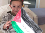  الطفل كريم ناجي حداد يُناجي العودة إلى يافا من دبي 