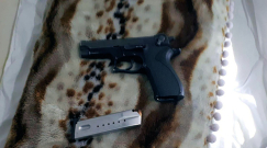 اعتقال شاب (22 عامًا) من الرملة بشبهة حيازة مسدس وذخيرة