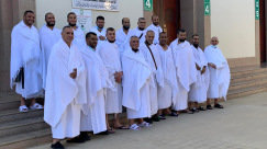  معتمرو اللد والرملة يصلون الى مكة المكرّمة 