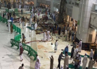 فيديو: أم تفقد أطفالها بسقوط رافعة الحرم وتعاود للم أشلاؤهم