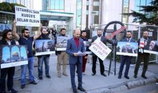  وقفة احتجاجية أمام القنصلية الاسرائيلية في اسطنبول تنديداً بسجن الشيخ رائد صلاح