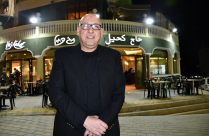 يافا: شبكة مطاعم حاج كحيل تُهنئ المحتفلين بأعياد الميلاد 