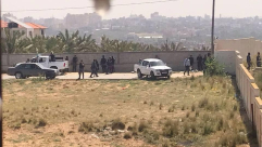 غزة: اشتباكات مسلحة والأمن يغلق النصيرات بحثاً عن مطلوبين باستهداف موكب الحمد الله