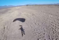 فيديو: تصرف مغامر لم تفتح مظلته على ارتفاع 2000 متر