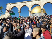 احتجاجاً على قرار ترامب - تظاهرة في باحات المسجد الأقصى عقب انتهاء صلاة الجمعة 