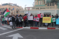  بالصور: وقفة احتجاجية بيافا ضد جرائم اسرائيل بحق أهالي غزة 